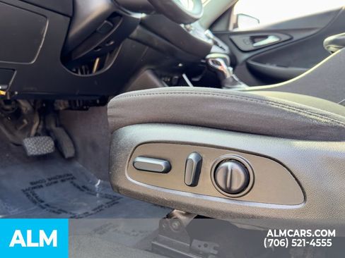 Used 2022 Chevrolet Malibu LT image 14