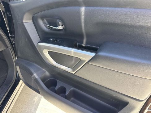 Used 2023 Nissan Titan SV image 26