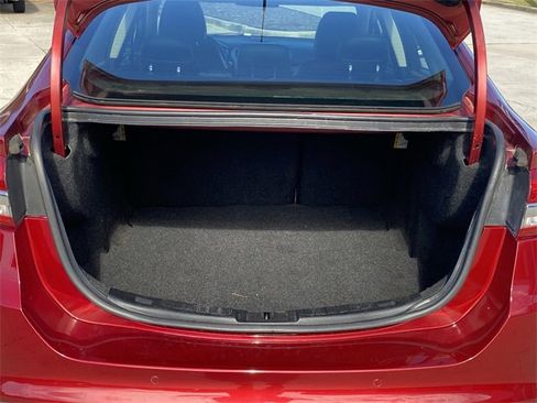 Used 2018 Ford Fusion SE w/ Fusion SE Technology Package image 28