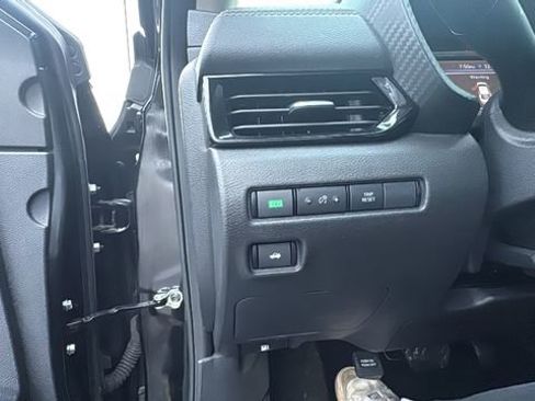 Used 2024 Nissan Sentra SV image 14