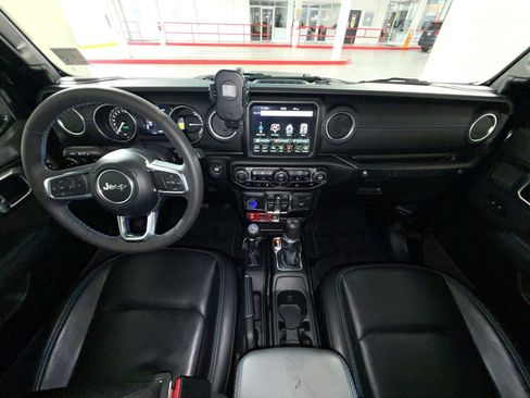 Used 2023 Jeep Wrangler Unlimited Rubicon 4xe w/ Cold Weather Group AWD/4WD image 23