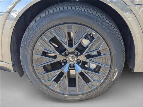 Certified 2024 Audi Q8 e-tron Prestige image 10