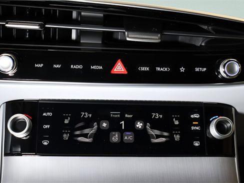 New 2026 Genesis GV70 2.5T Advanced image 22