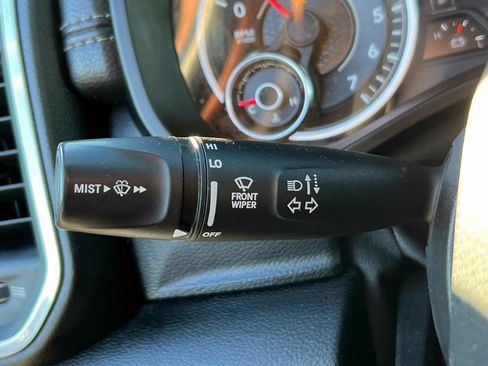 Used 2019 RAM 1500 Laramie image 22