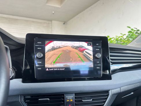 Used 2025 Volkswagen Jetta SE image 23