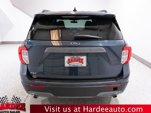 Used 2023 Ford Explorer XLT w/ Equipment Group 202A RWD image 4