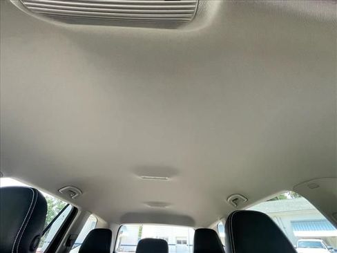 Used 2026 Volkswagen Atlas SE FWD image 5