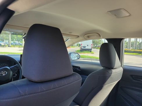 Used 2025 Toyota Corolla LE w/ Convenience Package FWD image 15