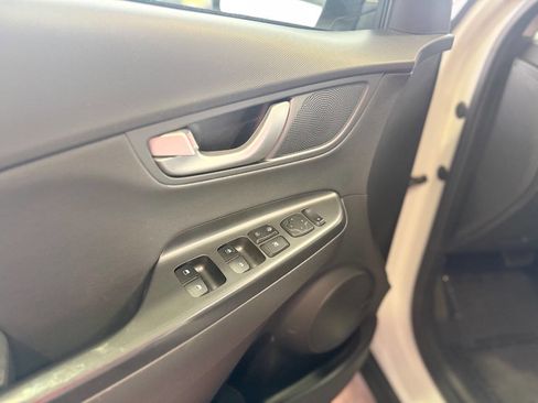 Used 2021 Hyundai Kona Limited image 29