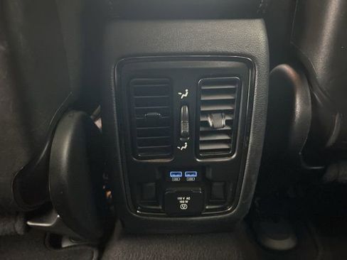 Used 2020 Jeep Grand Cherokee Limited X image 27