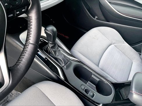 Used 2025 Toyota Corolla SE w/ SE Premium Package FWD image 16