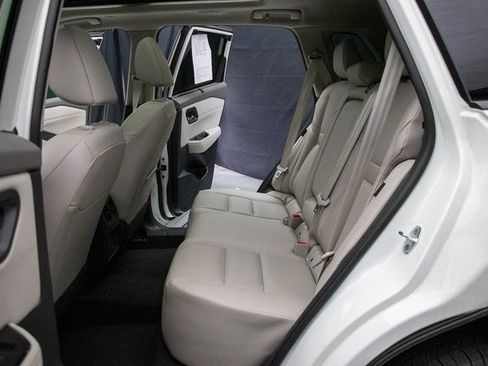 Used 2023 Nissan Rogue SV w/ SV Premium Package image 21