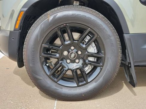 Used 2025 Land Rover Defender 110 S AWD/4WD image 10