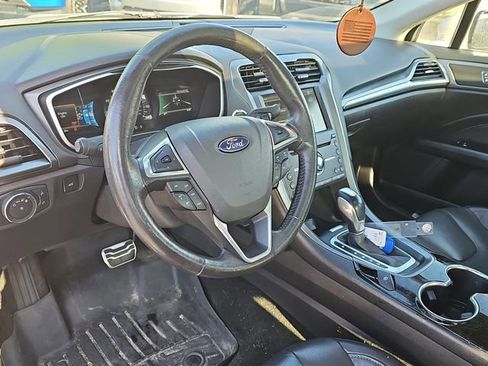 Used 2016 Ford Fusion Titanium image 12