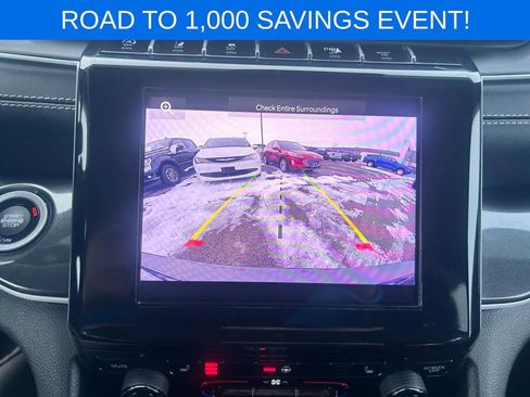 Used 2023 Jeep Grand Cherokee L Laredo image 40