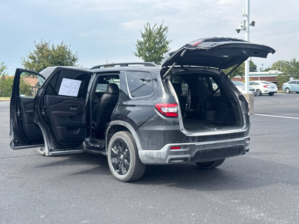 Used 2026 Honda Pilot Black Edition image 13