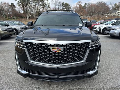 Used 2024 Cadillac Escalade ESV Premium Luxury image 2