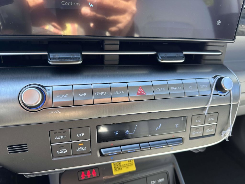 New 2026 Hyundai Kona SEL Premium AWD/4WD image 23