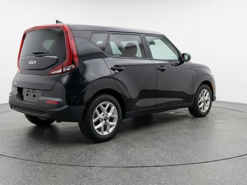 Used 2025 Kia Soul LX w/ LX Technology Package image 9