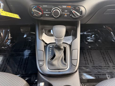 Used 2025 Kia Soul LX w/ LX Technology Package image 19