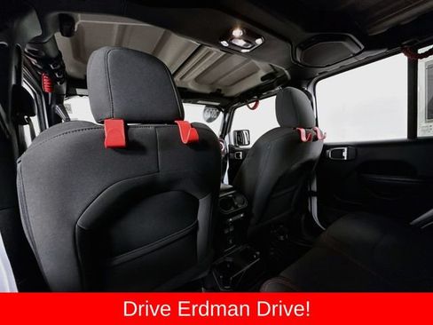 Used 2023 Jeep Wrangler Unlimited Rubicon AWD/4WD image 10