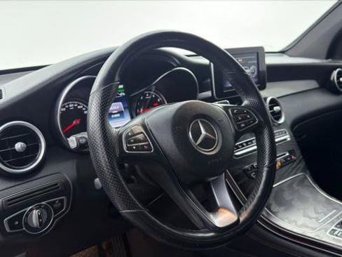 Used 2019 Mercedes-Benz GLC 350e 4MATIC image 23