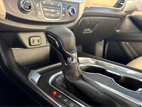 Used 2023 Chevrolet Traverse LS w/ Safety Package image 16