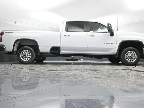 Used 2024 Chevrolet Silverado 2500 LT w/ Convenience Package image 44