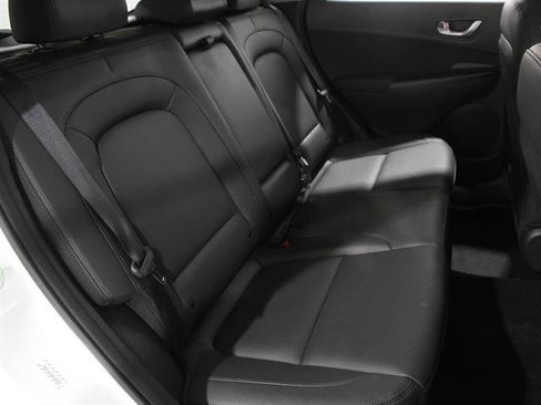 Used 2022 Hyundai Kona Limited image 18