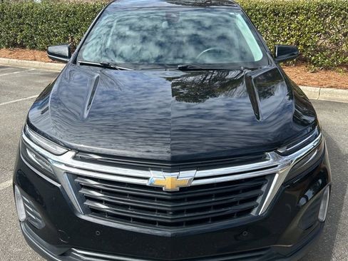 Used 2022 Chevrolet Equinox LT image 2