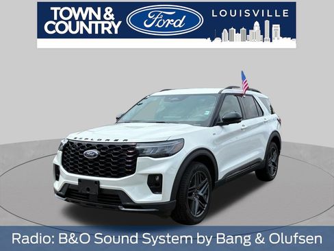 Used 2025 Ford Explorer ST-Line w/ ST-Line Street Pack AWD/4WD image 7
