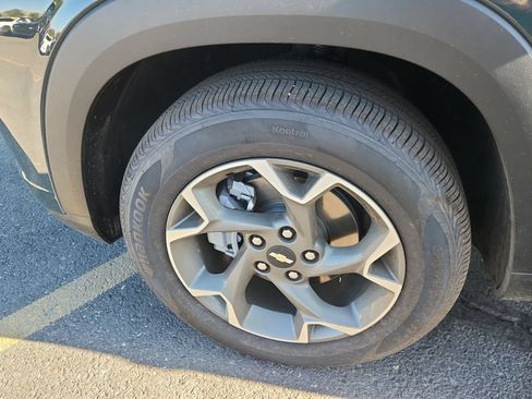 Used 2026 Chevrolet Trax LT FWD image 17