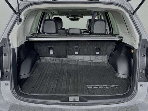 Used 2018 Subaru Forester 2.5i Touring AWD/4WD image 27