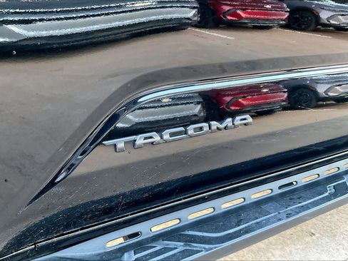 Used 2024 Toyota Tacoma TRD Off-Road image 11