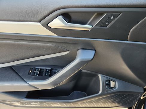 Used 2023 Volkswagen Jetta Sport image 17