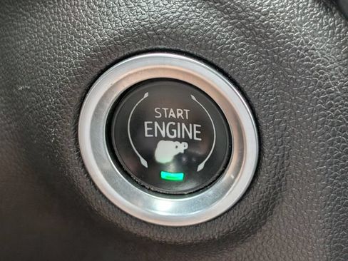 Used 2022 GMC Sierra 1500 SLT AWD/4WD image 31