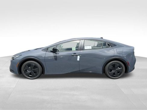 New 2026 Toyota Prius Plug-In Hybrid image 2