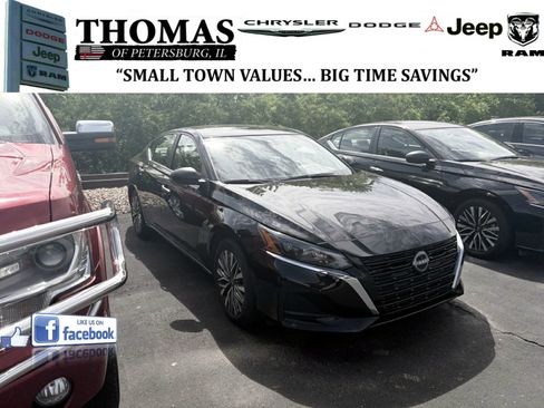 Used 2025 Nissan Altima 2.5 SV FWD image 2