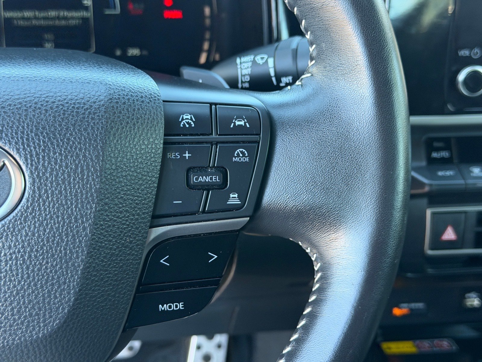 Used 2025 Toyota Camry SE FWD image 23