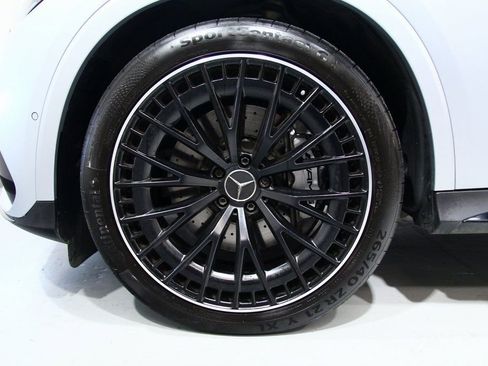 Certified 2024 Mercedes-Benz GLC 43 AMG 4MATIC image 17