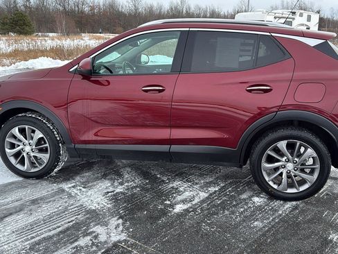 Used 2022 Buick Encore GX Essence w/ Experience Buick Package image 11