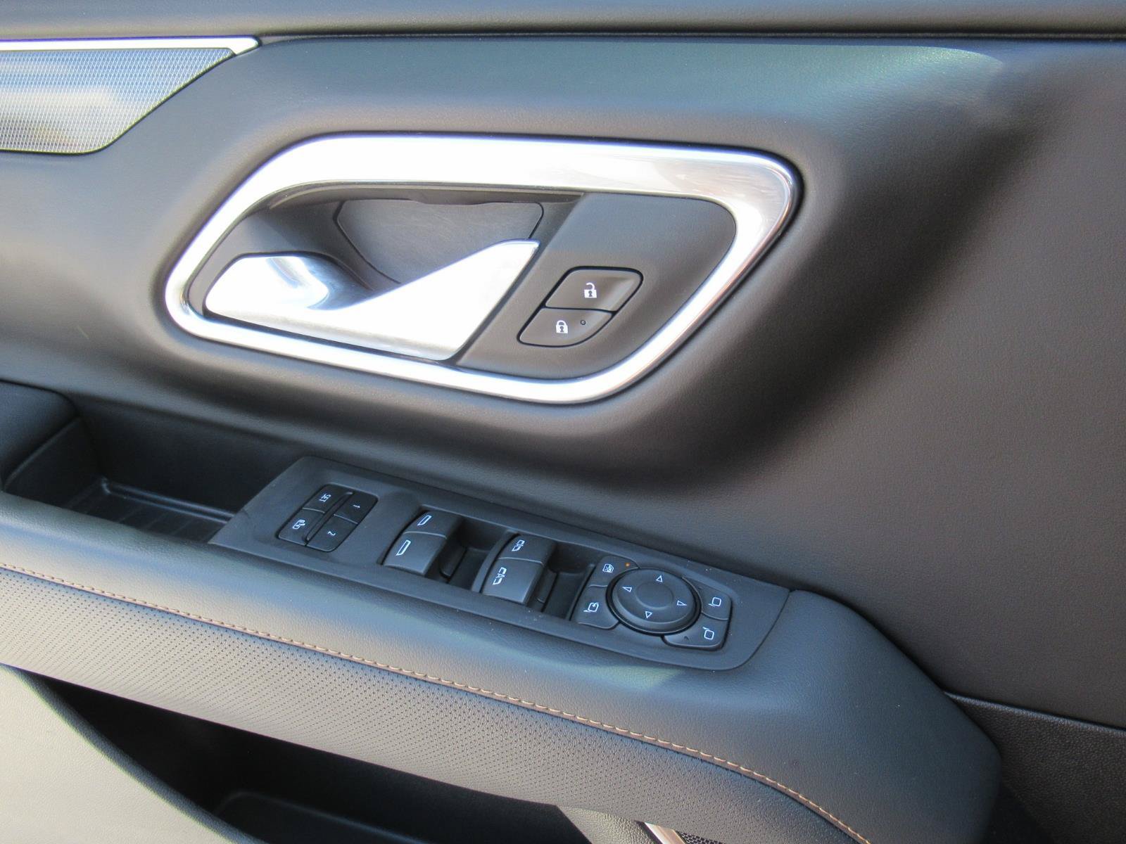 Used 2023 GMC Yukon AT4 w/ AT4 Premium Plus Package AWD/4WD image 21