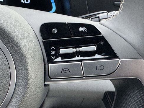 Certified 2025 Hyundai Elantra Sport w/ Cargo Package image 17