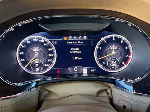 Used 2023 Bentley Continental GT Azure AWD/4WD image 9