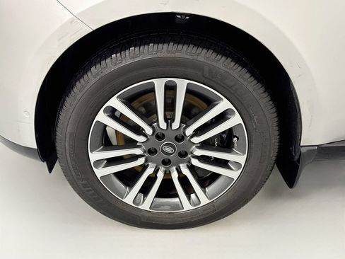 Used 2023 Land Rover Range Rover Long Wheelbase SE AWD/4WD image 32