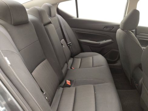 Used 2024 Nissan Altima 2.5 SV image 19