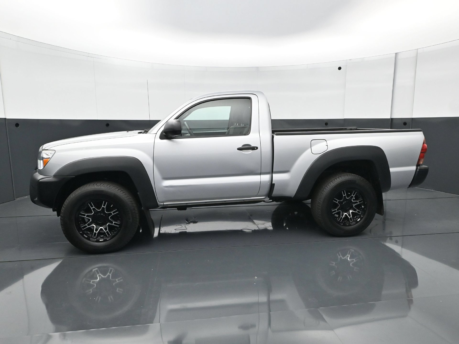 Used 2012 Toyota Tacoma 4x4 Regular Cab image 3