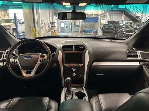 Used 2014 Ford Explorer XLT w/ Equipment Group 202A image 13