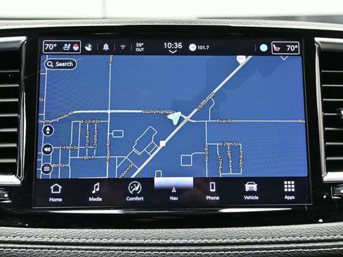 Certified 2024 Chrysler Pacifica Limited FWD image 39