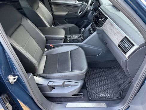 Used 2022 Volkswagen Atlas Cross Sport SE image 21